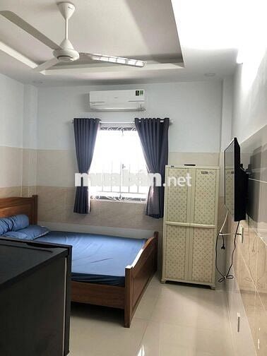 🔥Phòng full nội thất Q4 – ban công, gần ĐH Luật, chỉ 5tr/tháng!✨