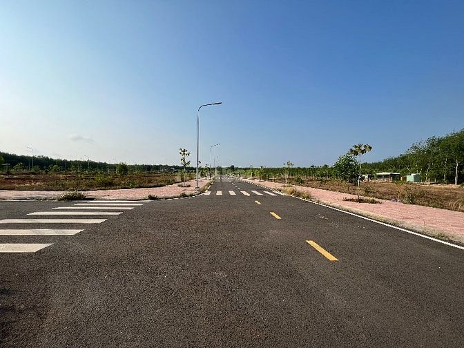 Bán gấp lô đất 5x20 đường nhựa, thổ cư ngay Đồng Xoài