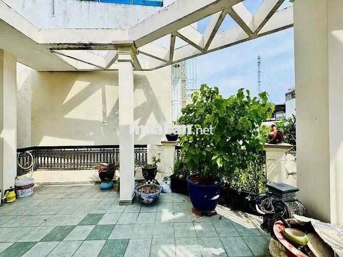 Cho thuê nhà 5pn 3wc 1 trệt 3 lầu ngay Nguyễn Đình Chính Phú Nhuận