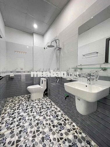 nhà ô tô để trong nhà, cách kđt Đô Nghĩa 3.5 km nhà ô tô để trong nhà, cách kđt Đô Nghĩa 3.5 km