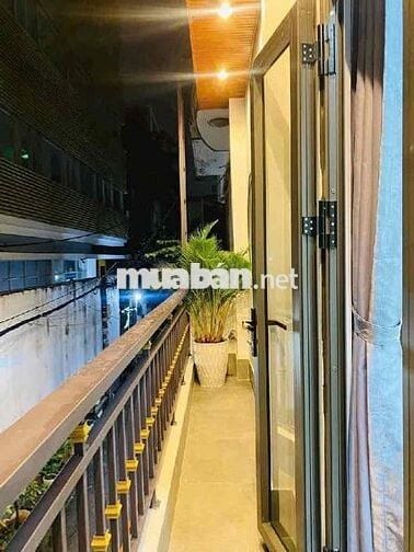 HÀNG HIẾM KHÓ KIẾM  Hơn 2 Tỷ, hẻm 1 Sẹc Xe Hơi Đậu Trước Nhà