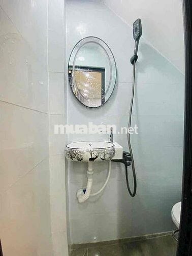 HÀNG HIẾM KHÓ KIẾM  Hơn 2 Tỷ, hẻm 1 Sẹc Xe Hơi Đậu Trước Nhà