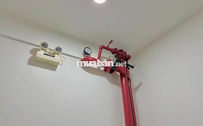 Văn phòng 386m², gần sân bay, Pantry riêng từng tầng