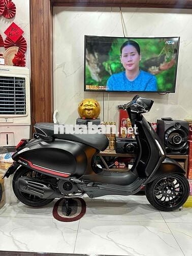 Vespa Sprint S125 iget Abs 2023 trùm mền