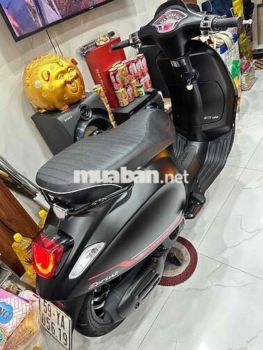 Vespa Sprint S125 iget Abs 2023 trùm mền