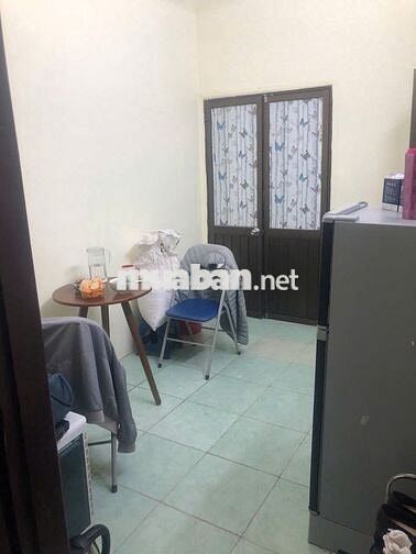 nhượng phòng trọ tại đền lừ 1, giá 3.5t. vskk,1ngủ1khách. ko chung chủ