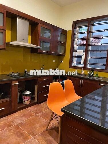 CC cho thuê BT sân vườn DT 180m2 , 3,5T , MT8m, Trần Đại Nghĩa, 40tr.