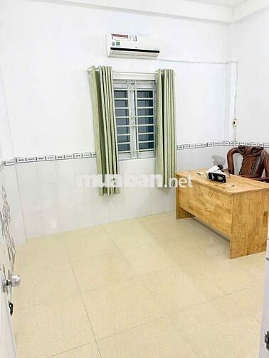 Hẻm ô tô ng v quá gần gò vấp 4x18m, 3pn có ít nội thất cọc 1, mới sơn