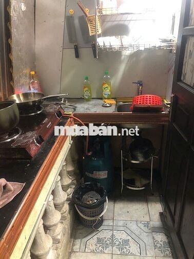 nhượng phòng trọ tại đền lừ 1, giá 3.5t. vskk,1ngủ1khách. ko chung chủ