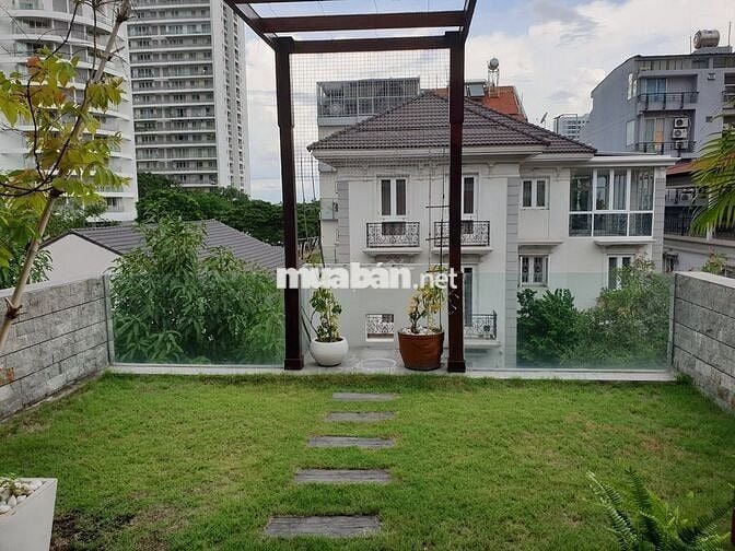 Biệt thự 348m2 hồ bơi, sân vườn Phường Tân Phong, Quận 7