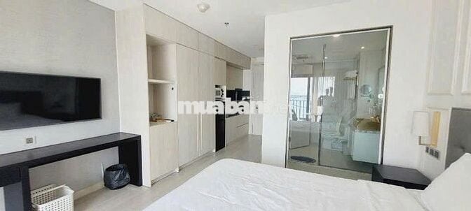 Studio with pool in Wyndham Da Nang Golden Bay