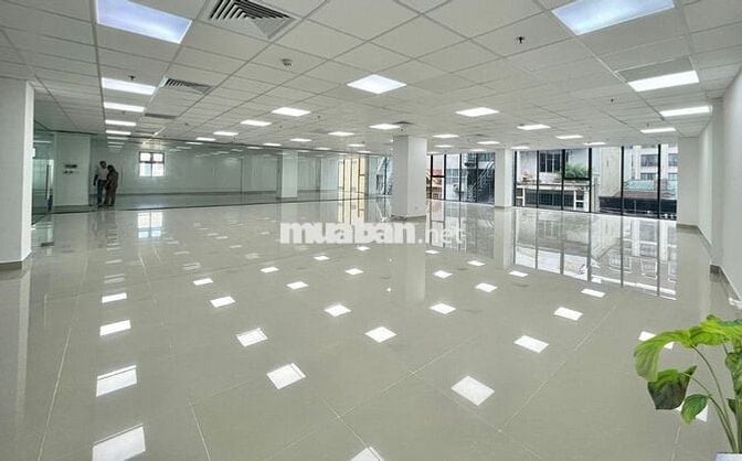 Văn phòng 386m², gần sân bay, Pantry riêng từng tầng