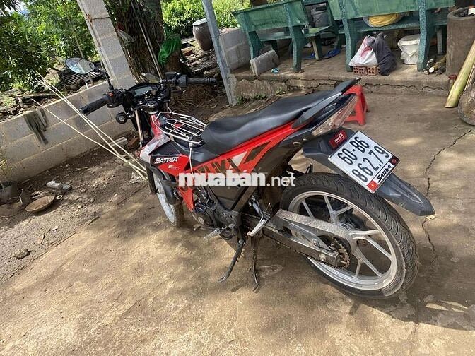 Xe máy Suzuki Satria F150 màu đỏ đen 2019