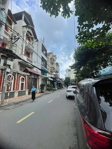 Nhà MT Hoàng Diệu, P10, Phú Nhuận. DT 5x13m, 3 tầng