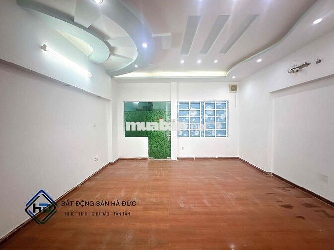 Nhà trệt 3 lầu 5x30 đường nhựa 10m thông cách UBND Quận 100m