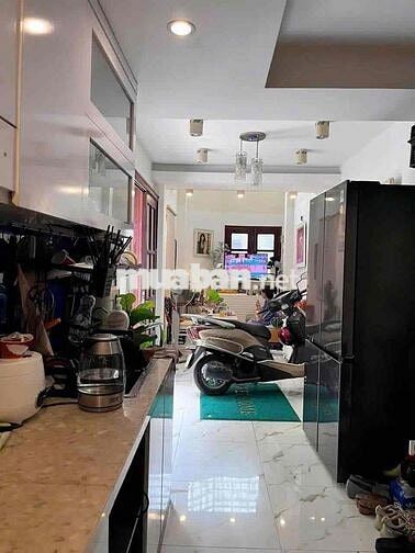 Cho Thuê Nhà Hẻm Xe Hơi Hồ Biểu Chánh 220m², Phú Nhuận