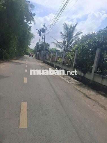 Chủ bán đất sát quốc lộ 13 , gần chợ , trường học, gần khu DL Đại Nam