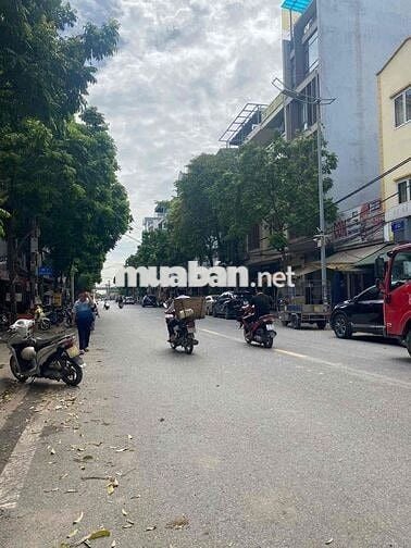 TRUNG TÂM TÂY HỒ - 45m2 - CÁCH PHỐ 50m GIÁ CHỈ 10,2 TỶ TRUNG TÂM TÂY HỒ - 45m2 - CÁCH PHỐ 50m GIÁ CHỈ 10,2 TỶ