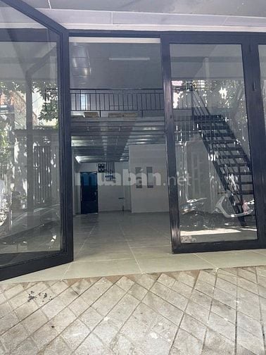 nhà 5x12m,gác lửng đường Mã Lò giá 7tr5/tháng 