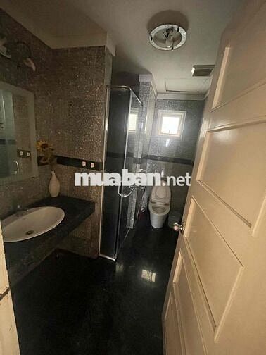 Chỉ 1,8 thuận tiện giao thông, vào là ơ ngay