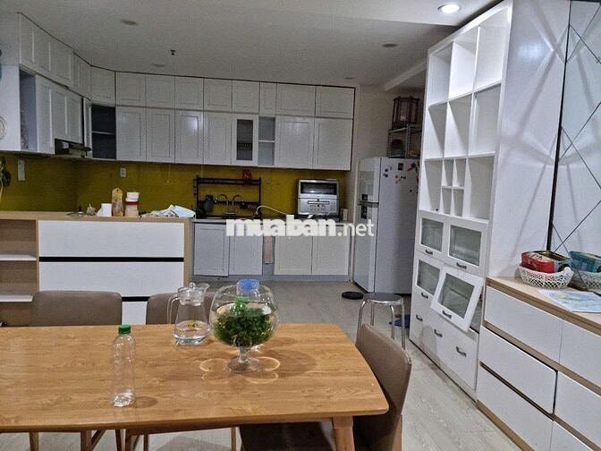 Cho thuê căn hộ Giai Việt – đường Tạ Quang Bửu P5, Q8. 115m2, Full