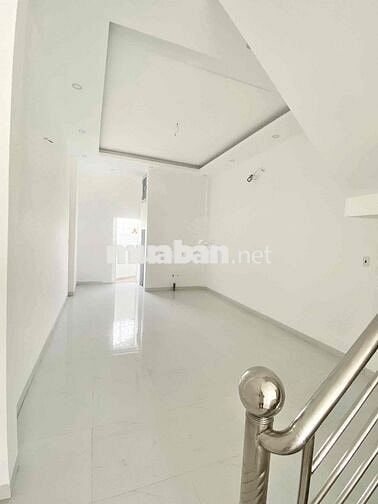 Nhà Sát Tên Lửa 4x20m 2Lầu ST (4PN 5WC) Hẻm Xe Tải. Nguyễn Hới. BTân