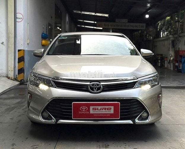Camry 2018 2.5Q - Màu Nâu Vàng