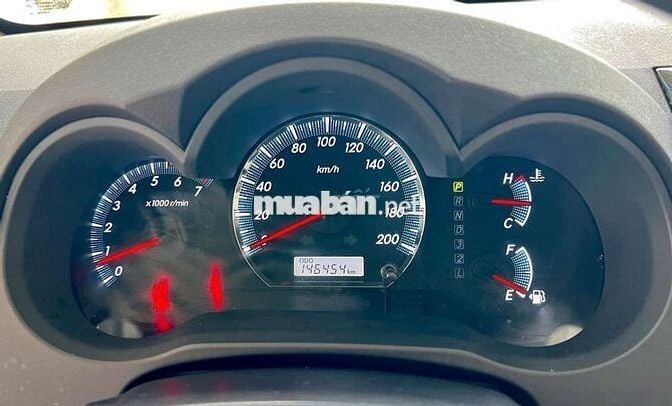 2016 2.7V TRD 4x2 - 146000 km