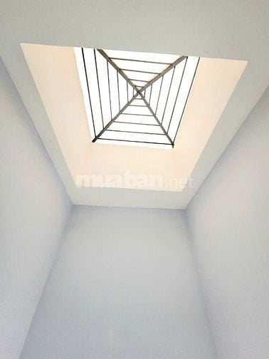 Nhà 373/35 Tùng Thiện Vương, P13, Q8. Trệt, 3 lầu, ST, 3mx9m, 5PN, 4WC