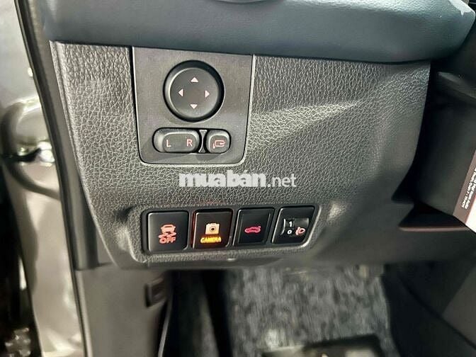 Xpander Cross ĐK 6/2025 lên gần 100tr đồ chơi