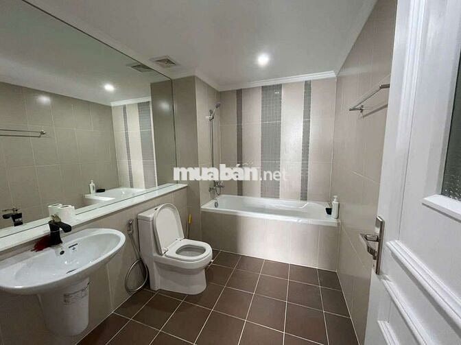 Căn hộ 165m2, 3PN, 2VS, nội thất liền tường, Hà Đông