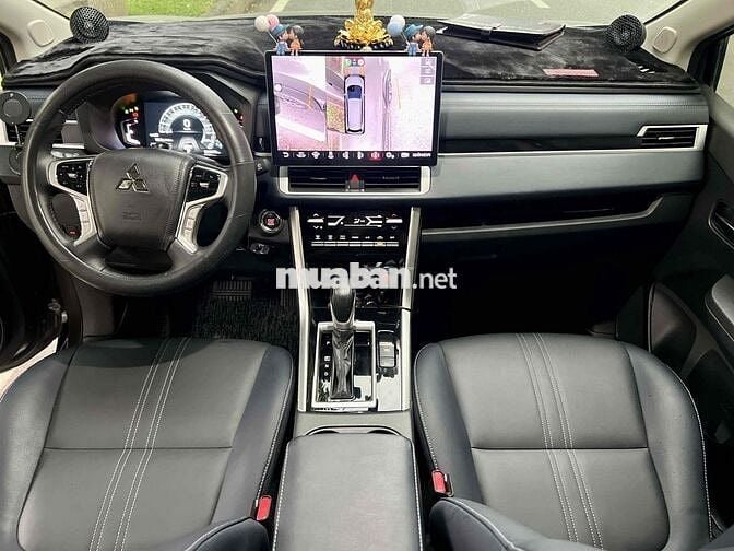 Xpander Cross ĐK 6/2025 lên gần 100tr đồ chơi