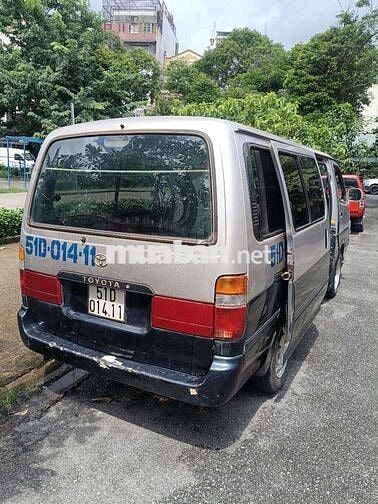ToyotaHiace Van 2004 đăng kiểm mới về khởi nghiệp