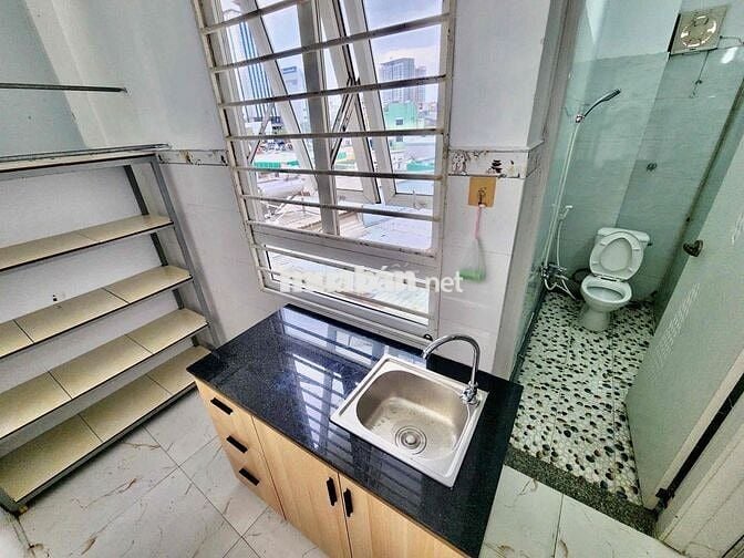 CHO THUÊ CHDV 1 PHÒNG NGỦ TÁCH BẾP NẰM ĐỐI DIỆN ĐH HUTECH