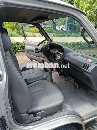 ToyotaHiace Van 2004 đăng kiểm mới về khởi nghiệp