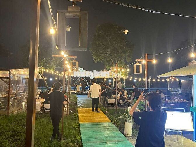 Cho thuê quán cafe sân vườn rộng 500m2, view sông Sài Gòn siêu đẹp
