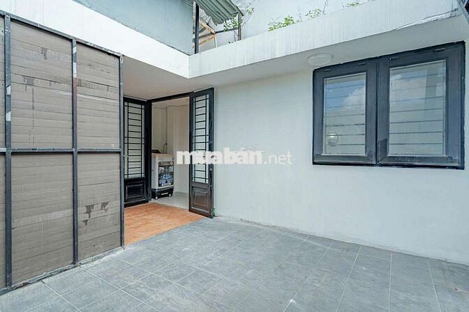 Phòng trọ quận 1 bancol lớn full nội thất