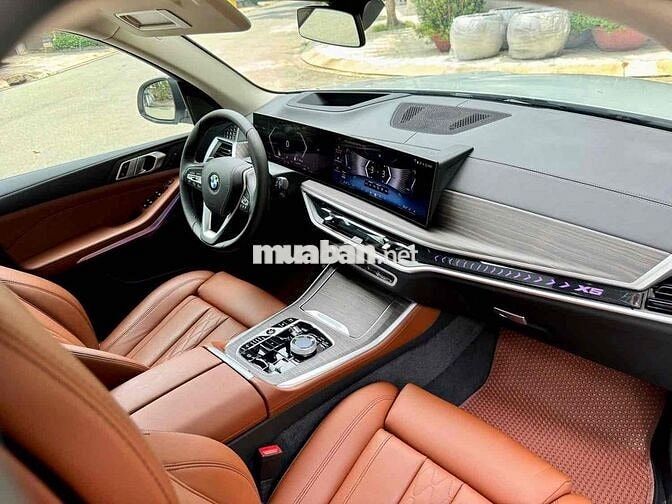 BMW X5 xDrive40i lướt 4.000Km 7 ghế cho gia đình