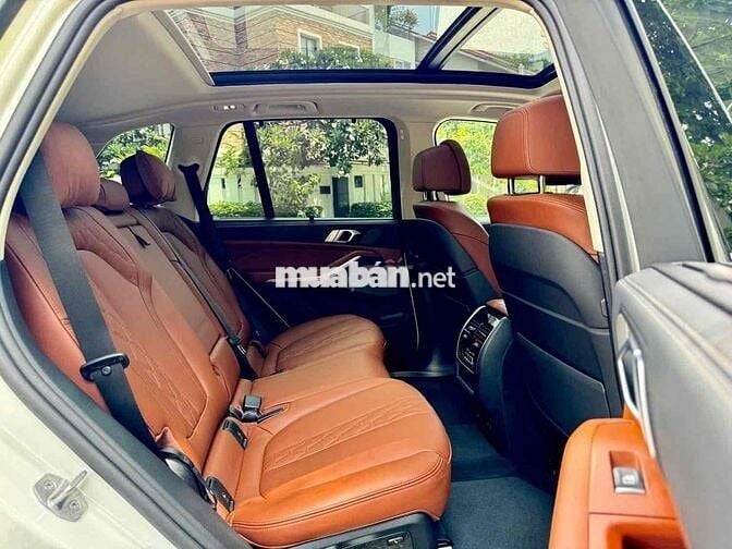 BMW X5 xDrive40i lướt 4.000Km 7 ghế cho gia đình
