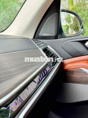 BMW X5 xDrive40i lướt 4.000Km 7 ghế cho gia đình