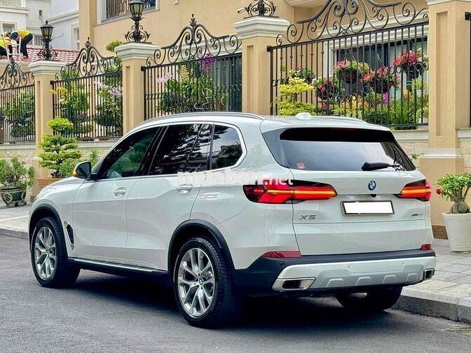 BMW X5 xDrive40i lướt 4.000Km 7 ghế cho gia đình
