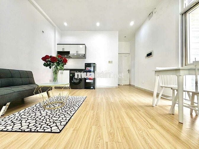 CĂN 2 PHÒNG NGỦ 1 KHÁCH, BAN CÔNG, FULL NỘI THẤT GẦN CẦU THỊ NGHÈ 1