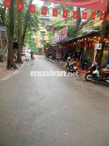 TẬP THỂ TRUNG TÂM BÁCH KHOA - Ô TÔ ĐỖ CHÂN CẦU THANG - TIỆN ÍCH LỚN.