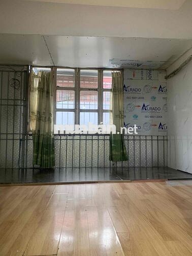 TẬP THỂ TRUNG TÂM BÁCH KHOA - Ô TÔ ĐỖ CHÂN CẦU THANG - TIỆN ÍCH LỚN.