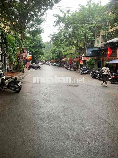 TẬP THỂ TRUNG TÂM BÁCH KHOA - Ô TÔ ĐỖ CHÂN CẦU THANG - TIỆN ÍCH LỚN.