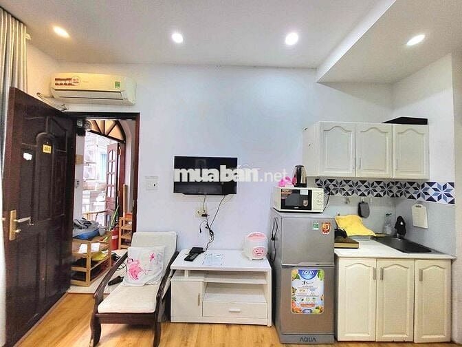 Cho thuê phòng ngay LÊ THÁNH TÔN Q1 gần DINH ĐỘC LẬP - BẾN NGHÉ 27m2