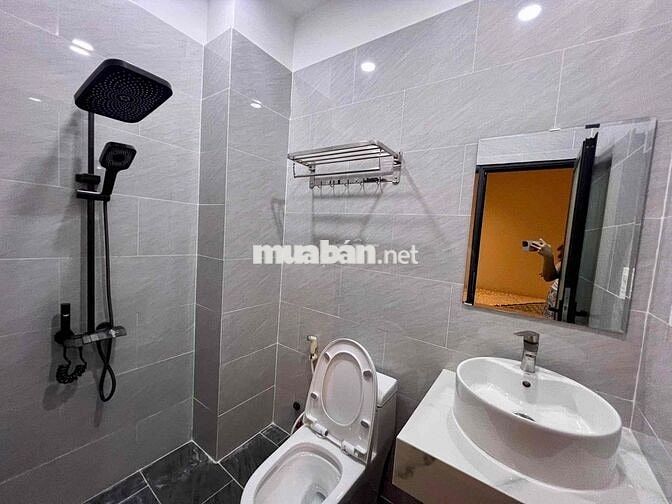 CHDV HSSV NẰM NGAY CÔNG VIÊN VĂN HOÁ GÒ VẤP - ĐẠI HỌC VĂN LANG