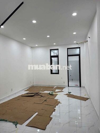 Cho thuê nhà 1 Trệt 2 Lầu gần Sân vận động Đông hoà