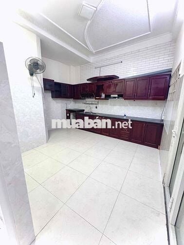 Cho thuê phòng trọ ở Phú Nhuận có ban công , cửa sổ,…