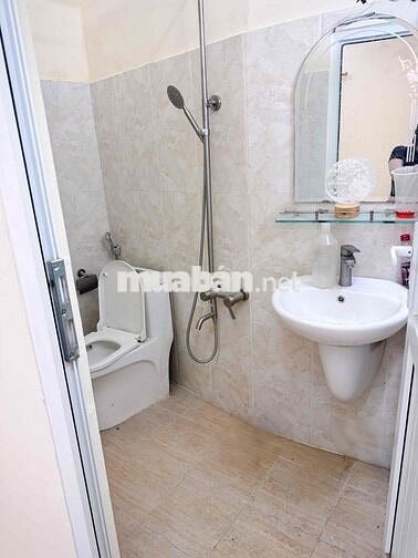 Cho thuê phòng trọ ở Phú Nhuận có ban công , cửa sổ,…